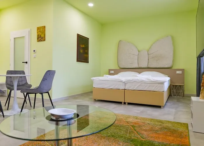 Vanilla Apartment *